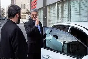 مدیرعامل بانک قرض‌الحسنه رفتنش را تایید کرد/ اکبری از توسعه صادرات آمد
