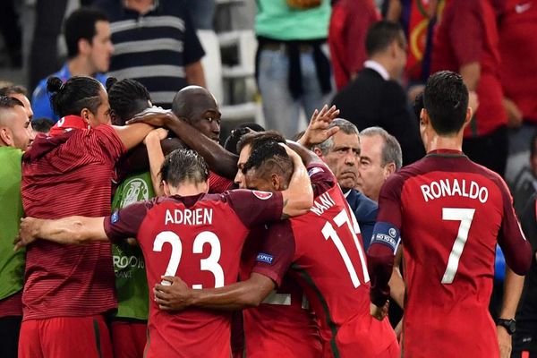 پرتغال با پیروزی در ضربات پنالتی به نیمه‌نهایی صعود کرد