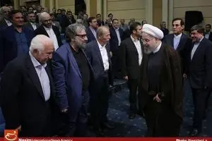 ضیافت افطار رئیس‌جمهور با جمعی از اهالی فرهنگ و هنر