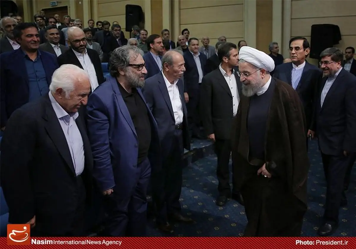 ضیافت افطار رئیس‌جمهور با جمعی از اهالی فرهنگ و هنر