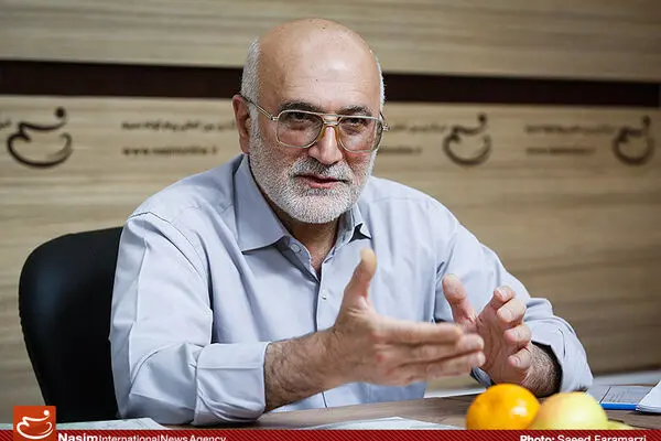 انصاری: دولت در کاهش نرخ سود بانکی شکست می خورد/ کاهش نرخ سود بانکی هم نمی‌تواند نقدینگی را از بانکها خارج کند
