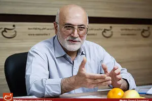 انصاری: دولت در کاهش نرخ سود بانکی شکست می خورد/ کاهش نرخ سود بانکی هم نمی‌تواند نقدینگی را از بانکها خارج کند