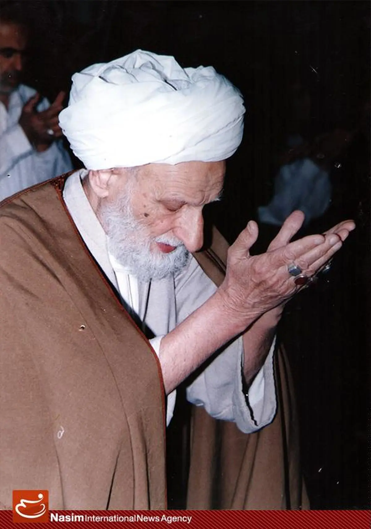 علمای بزرگ در حال نماز عجیب و غریب بودند