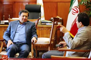 مماشات همتی با دریافت‌کنندگان فیش نجومی در بیمه مرکزی!/۵۰روز گذشت، رئیس دست به ترکیب هیات‌عاملِ متخلف نزد!