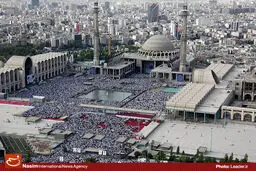مراسم نماز عید سعید فطر از دقایقی پیش در مصلی تهران آغاز شد