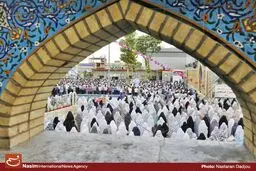 نماز عید سعید فطر در امامزاده صالح(ع) و سیدحمیده خاتون باغ فیض