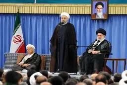 دولت در کنار دو قوه دیگر موضوع فیش‌های حقوقی را در مسیر حق، عدل و قانون پیگیری می‌کند