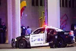 کشته‌ و زخمی شدن ۱۱ افسر پلیس در 