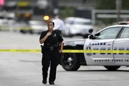 تدابیر امنیتی در اطراف ساختمان مرکزی پلیس 