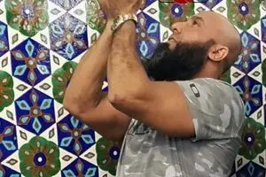 عکس خبری :: ابوعزرائیل در حرم مطهر رضوی