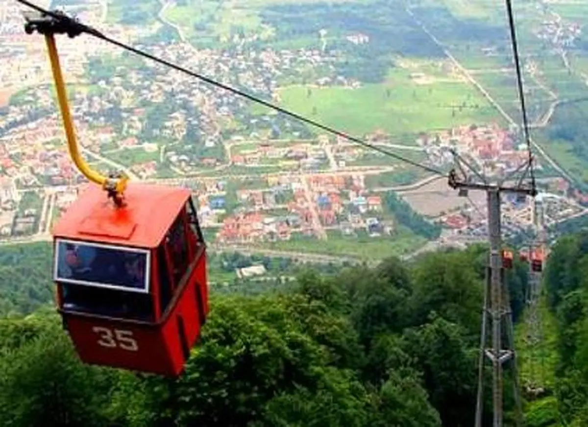 سقوط اعضای یک خانواده از تله‌کابین منطقه "کامان و زرشک"/ مرگ تلخ ۲ زن در این حادثه