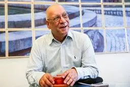 خوشبختانه‌ هیچ مسئولی تا این لحظه به دیدنم نیامده است!/ دو ماه دیگر پیوند مغز استخوان انجام می‌دهم