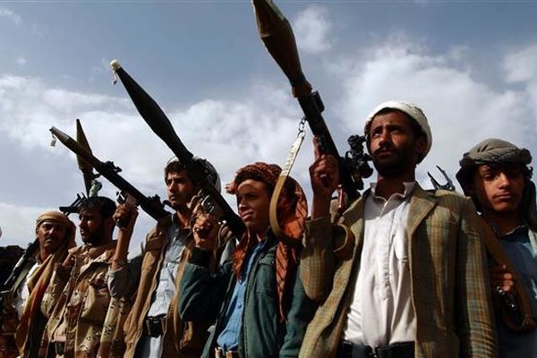 حمله خمپاره‌ای ارتش یمن به انبارهای مهمات مزدوران سعودی