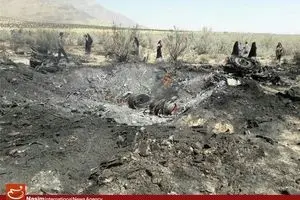 اولین تصاویر از محل سقوط جنگنده ارتش در حوالی دریاچه بختگان