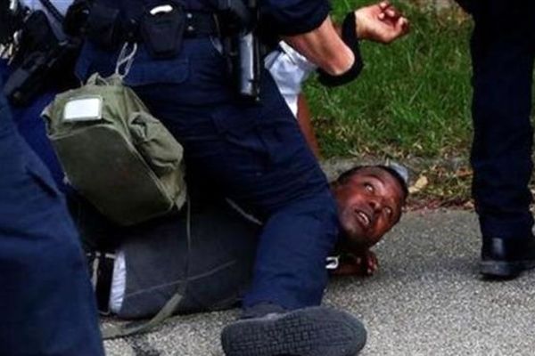 پلیس آمریکا علیه معترضان تاکتیک‌های نظامی استفاده می‌کند
