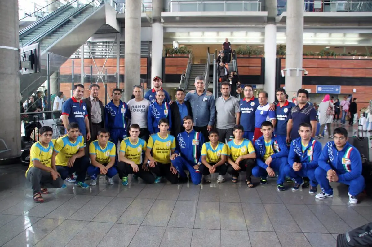 بازگشت تیم‌های ملی کشتی فرنگی و آزاد نوجوانان به ایران