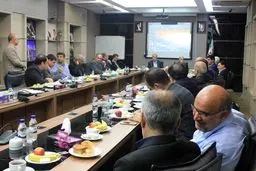 نشست رئیس فدراسیون فوتبال و مدیران عامل باشگاه‌ها برگزار شد