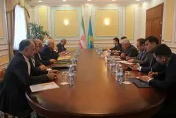 ظریف با همتای قزاقستانی خود دیدار کرد