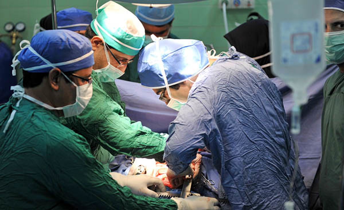 تیغ جراح این بار پلک نوزاد نطنزی را برید + عکس