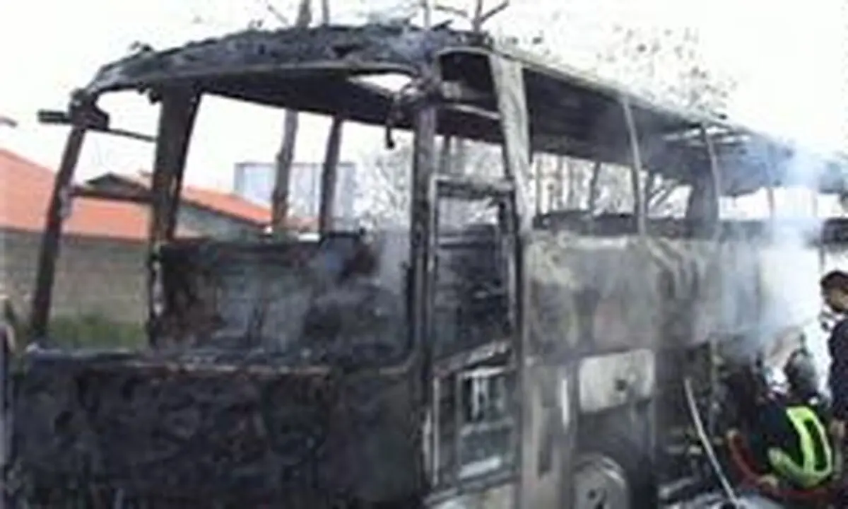 آتش‌سوزی اتوبوس در محور تهران ـ اصفهان ۱۲ کشته و مصدوم به جا گذاشت