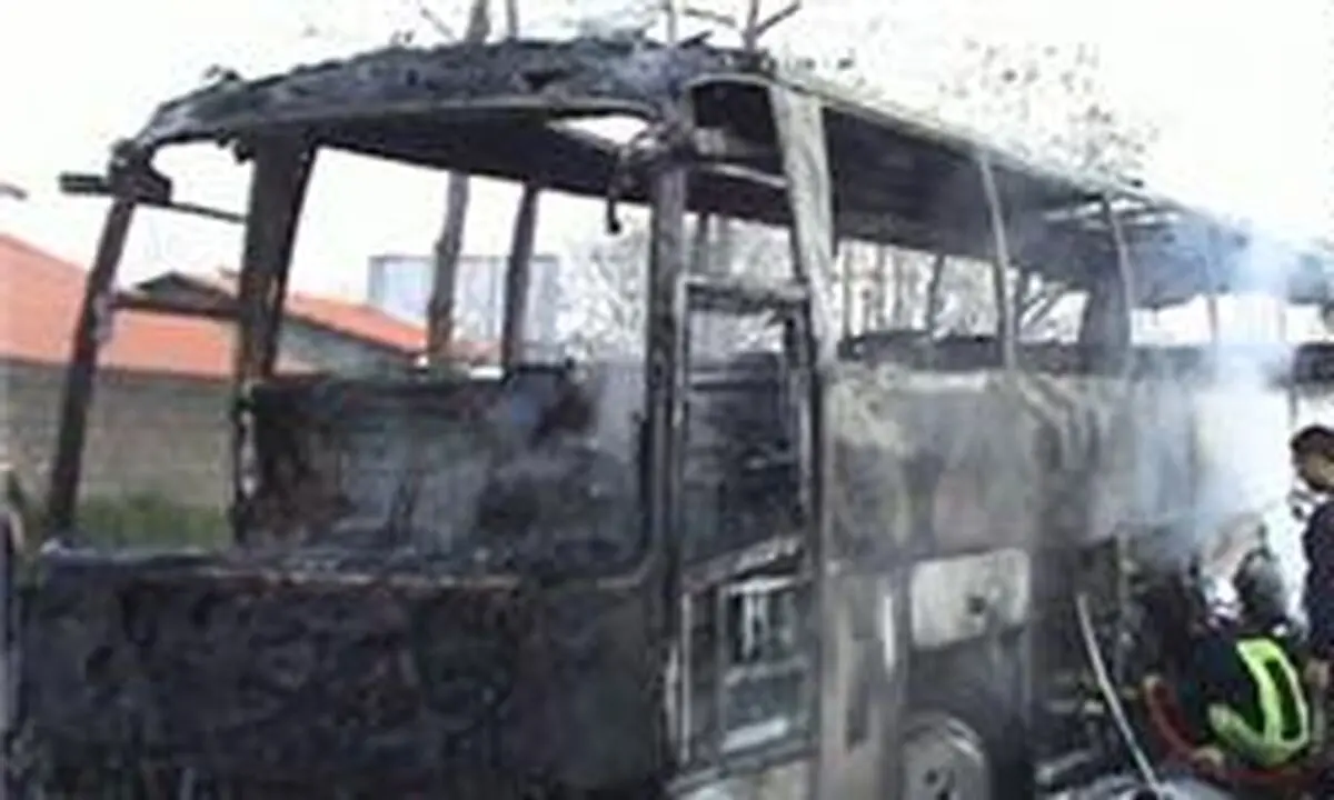 آتش‌سوزی اتوبوس در محور تهران ـ اصفهان ۱۲ کشته و مصدوم به جا گذاشت