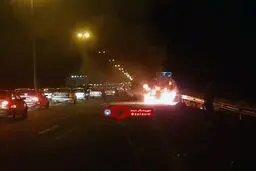 آتش گرفتن پژو ۲۰۶ در اتوبان قم-تهران