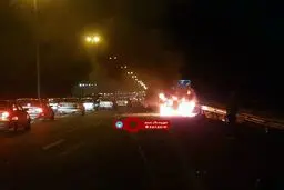 آتش گرفتن پژو ۲۰۶ در اتوبان قم-تهران