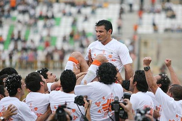 بزرگان تیم ملی فوتبال ایران در چه سنی بازنشسته شدند؟