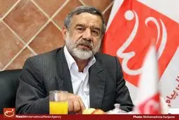 چه کسی به آمریکایی‌ها گفت به خمینی 