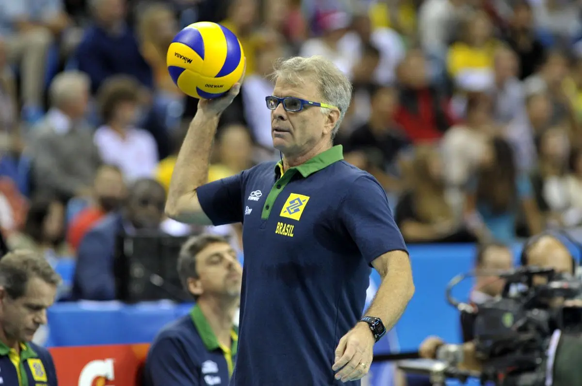 رزنده: در ۳ ست بازی فینال به اندازه ۲ بازی اشتباه کردیم/ هدف اصلی ما المپیک است