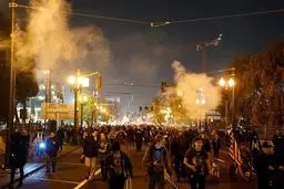 تظاهرات ضد ترامپ به اروپا هم کشیده شد + فیلم