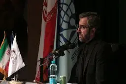 نمی‌توان هم وابستگی و دلبستگی دنیوی را حفظ کرد و هم انقلابی ماند/ همین افراد از مدعیان قانونی بودن حقوق‌های نجومی هستند