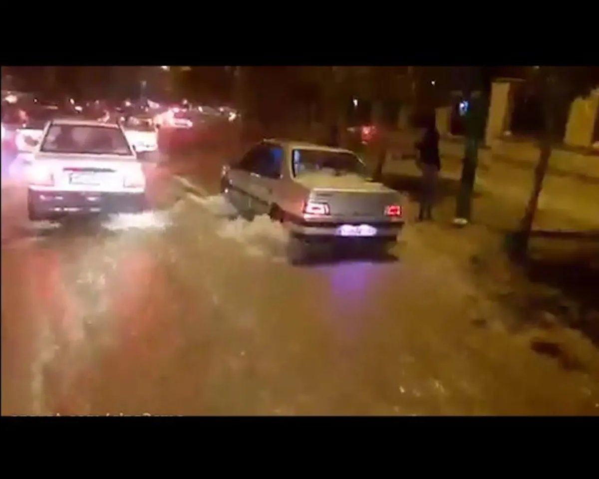 لحظه غرق شدن دختر دانشجوی خرم‌آبادی در سیل