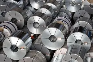 واردات فولاد در دولت روحانی ۲۴۰ برابر شد/ واردات یک میلیون و ۸۰۰ هزار تن فولاد در سال ۹۴
