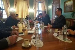 ظریف و هیات همراه با رئیس‌جمهور اسلواکی ملاقات و گفتگو کردند