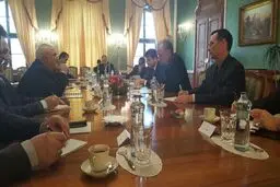 ظریف و هیات همراه با رئیس‌جمهور اسلواکی ملاقات و گفتگو کردند
