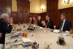 ظریف: اراده ایران بر گسترش روابط با اسلواکی در همه زمینه‌هاست/ لایچاک: قصد داریم سفارت اسلواکی بویژه بخش اقتصادی آن را تقویت کنیم