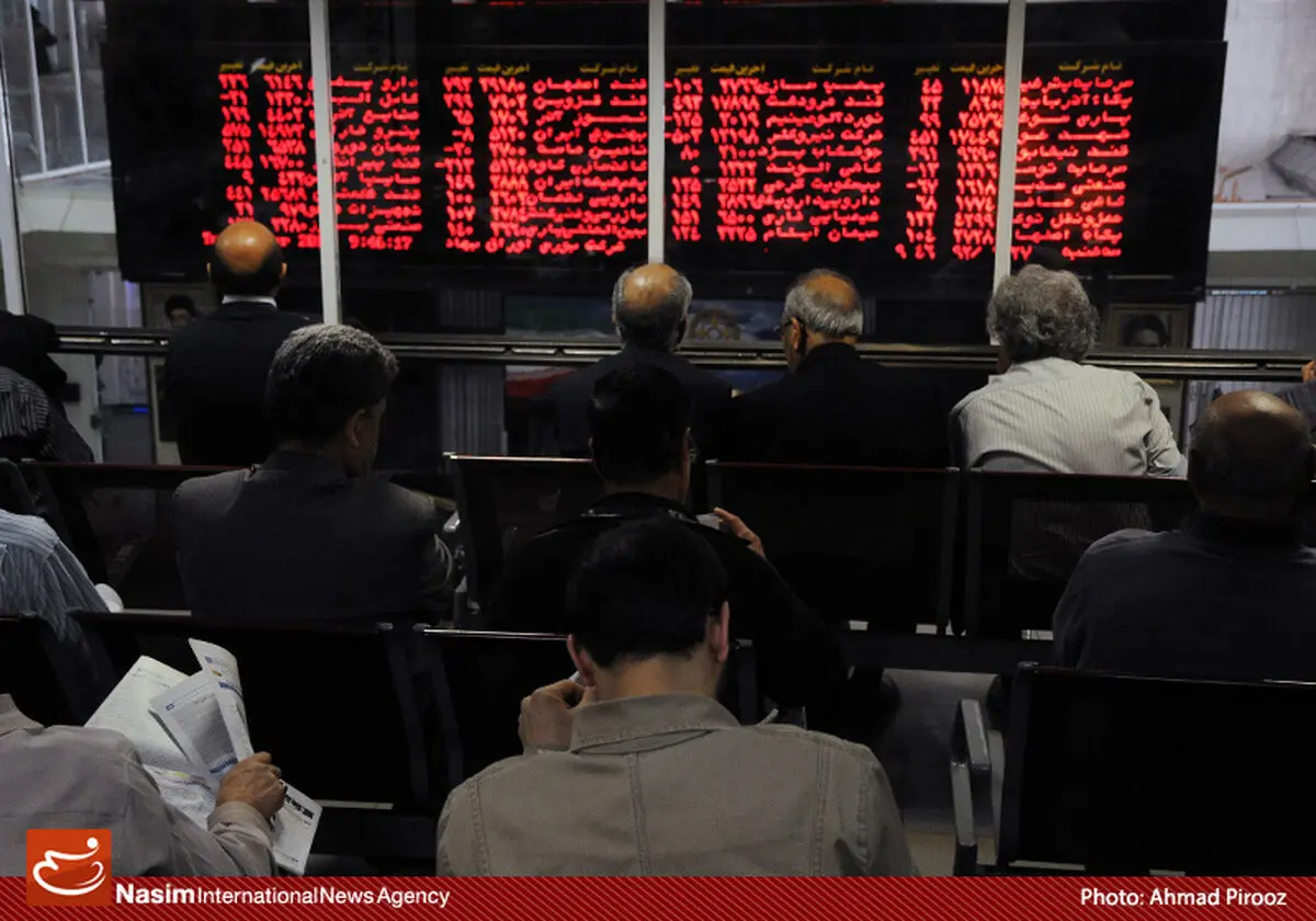 سیف و شاپور محمدی بازگشایی نمادهای بانکی در بورس را به هم پاس می‌دهند