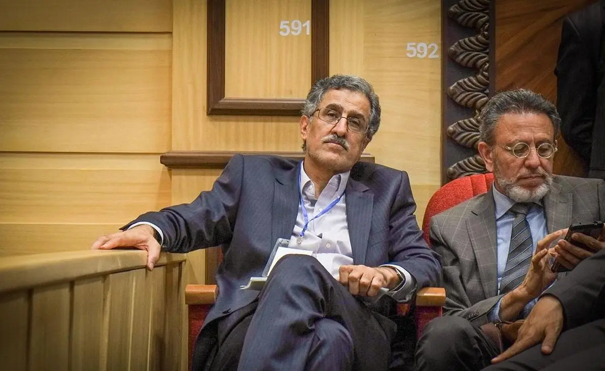 خوانساری: دولت روحانی در این سه سال موفقیتی در بهبود کسب و کار به دست نیاورد/ انحصارطلبی و دخالت‌های دولت در ۱۱۰۰ روز گذشته بیشتر شد