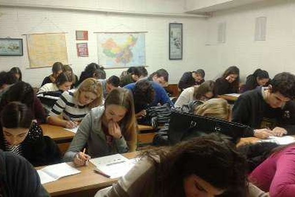 حضور دانش‌آموزان و دانشجویان صرب در دوره جدید آموزش زبان فارسی