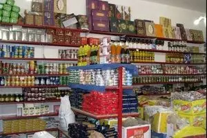 نصف مغازه‌های محله 