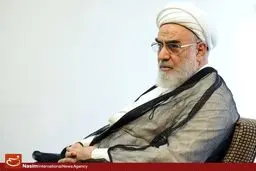 عیادت رئیس دفتر مقام معظم رهبری از خانم حدیدچی (دباغ)