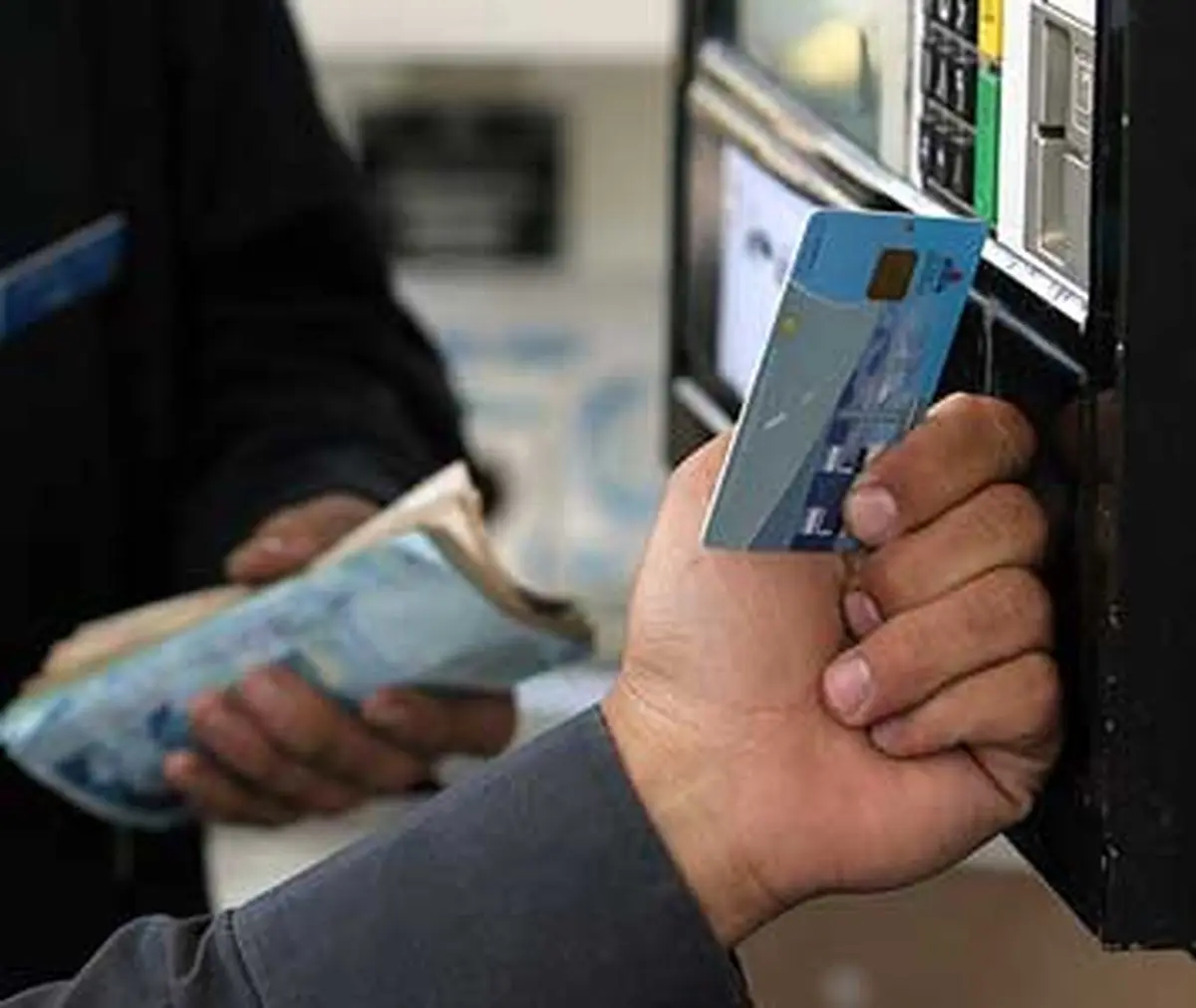 فشار دولت به ستاد قاچاق: از کارت سوخت حمایت نکنید