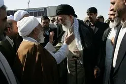 عکس:: مرحوم شیخ عباس پورمحمدی در کنار رهبر معظم انقلاب + زندگینامه
