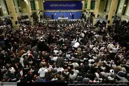 هزاران نفر از مردم اصفهان با رهبر انقلاب دیدار کردند + تصاویر