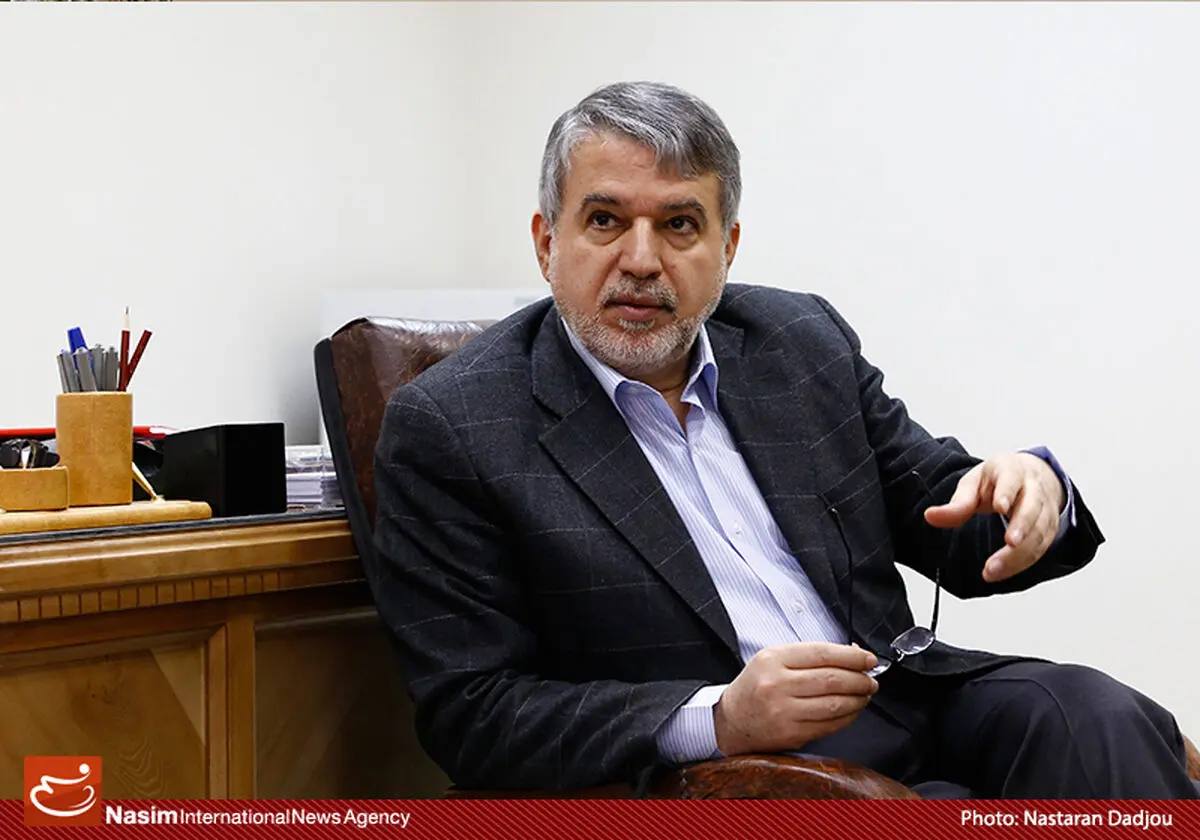 بازدید صالحی امیری از کتابفروشی های میدان انقلاب