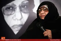 خانم دباغ عمر خود را در مسیر تقویت اندیشه امام سپرى کرد