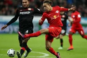 لایپزیک با شکست لورکوزن صدرنشین شد/ ادامه شگفتی سازی لایپزیک