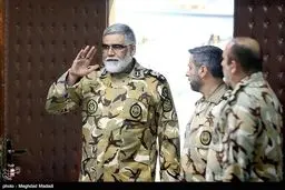 مراسم تودیع و معارفه فرمانده سابق و جدید نیروی زمینی ارتش برگزار شد