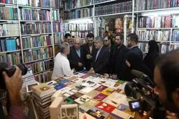 از قول وزیر تا دغدغه ناشران برای قاچاق کتاب